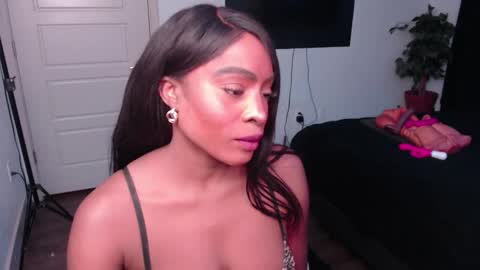 Jade online show from November 13, 8:24 am