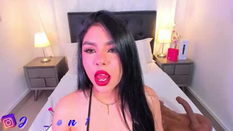 Snapshot of jade_bonnet chatting on September 29, 12:10 pm Jade Bonnet online show from September 29, 12:10 pm