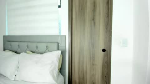 Jade smile online show from April 27, 12:24 pm