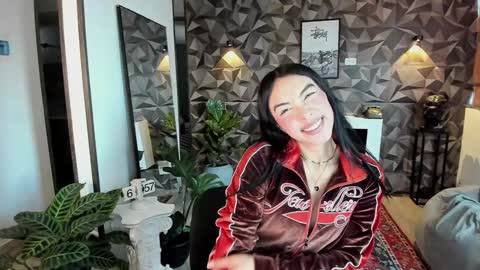 Snapshot of jade_porn chatting on January 25, 11:57 am Jade independent model online show from January 25, 11:57 am