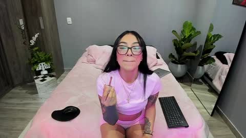Snapshot of jade_porn chatting on January 9, 12:19 pm Jade independent model online show from January 9, 12:19 pm