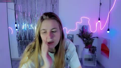 Snapshot of jade_soft chatting on October 3, 8:36 pm Jade online show from October 3, 8:36 pm