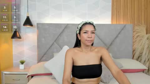 Snapshot of jade_whisper chatting on October 17, 2:15 am Alanis Cooper online show from October 17, 2:15 am