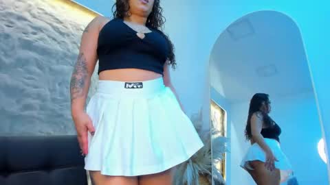jadee__ online show from February 27, 3:04 am