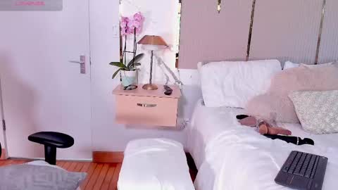 Jadeh online show from September 16, 4:15 pm