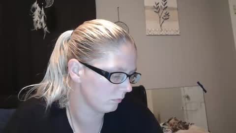 Snapshot of jadeluv chatting on December 9, 1:40 am JadeLuv online show from December 9, 1:40 am