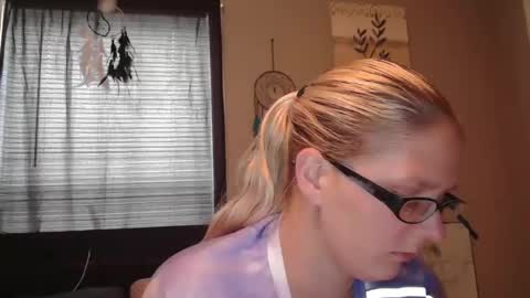 Snapshot of jadeluv chatting on December 14, 6:52 pm JadeLuv online show from December 14, 6:52 pm