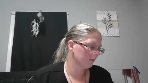 JadeLuv online show from November 6, 1:33 am