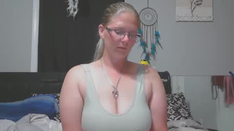 Snapshot of jadeluv chatting on September 19, 1:04 am JadeLuv online show from September 19, 1:04 am