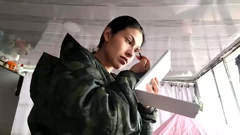 janariivera1 online show from November 15, 6:20 pm