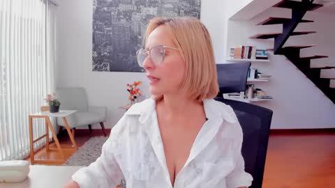 Snapshot of janeturner chatting on October 7, 1:26 pm JANE TURNER MILF online show from October 7, 1:26 pm
