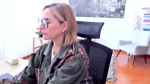 Snapshot of janeturner chatting on January 15, 2:35 pm JANE TURNER MILF online show from January 15, 2:35 pm