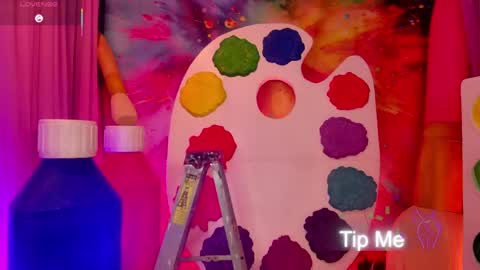 Janinne  online show from April 18, 7:07 pm