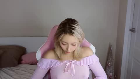 Jasmine online show from February 18, 7:24 pm