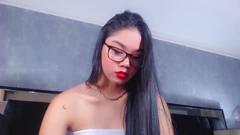 Snapshot of jasminemoore chatting on February 25, 5:19 pm Jazmin online show from February 25, 5:19 pm