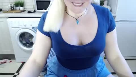 jassyjassypaw online show from June 14, 3:30 am