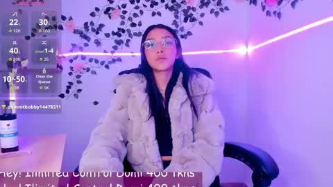 Jaulyn online show from April 22, 2:25 pm