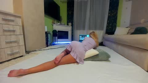 Snapshot of jaylynxxxx74 chatting on October 10, 3:22 am Jay online show from October 10, 3:22 am