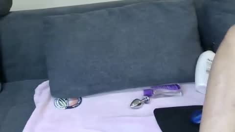 JCcurves online show from February 15, 7:44 am