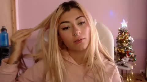 Jean online show from December 5, 7:38 pm