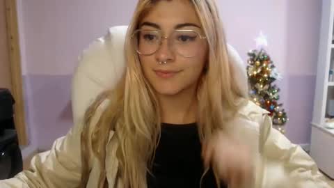 Jean online show from December 9, 11:45 pm