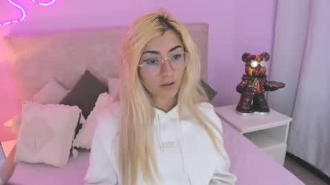 Jean online show from September 10, 10:54 pm