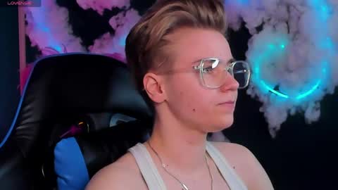 jean_wilsons online show from April 26, 1:42 pm