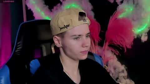 jean_wilsons online show from April 19, 11:10 am