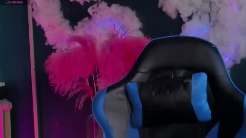 jean_wilsons online show from April 25, 1:41 pm