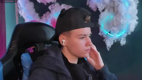 jean_wilsons online show from April 23, 12:29 pm