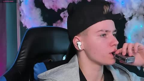 jean_wilsons online show from April 14, 11:43 am