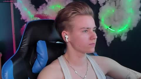 jean_wilsons online show from April 25, 12:41 pm