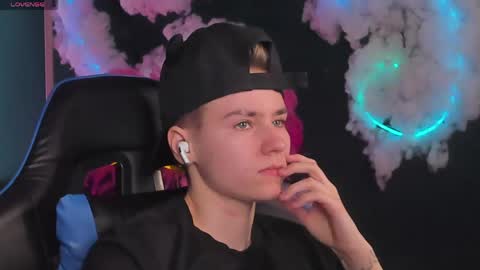 jean_wilsons online show from April 24, 12:30 pm