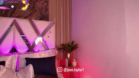 Snapshot of jeen_taylor chatting on October 18, 8:32 pm Jeen Taylor online show from October 18, 8:32 pm