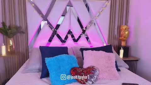 Snapshot of jeen_taylor chatting on October 11, 8:22 pm Jeen Taylor online show from October 11, 8:22 pm