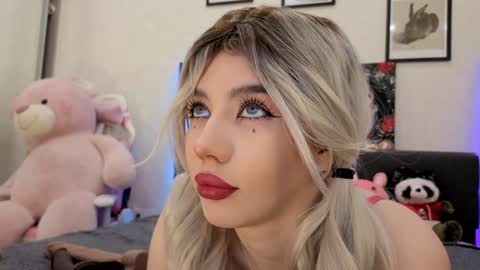 Dolly online show from November 21, 1:35 pm