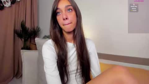 Elli online show from November 2, 9:40 pm