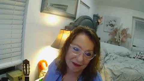 jenna197069 online show from December 17, 11:28 am
