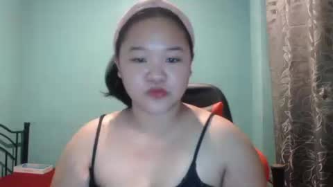 Snapshot of jennalyn_19 chatting on March 9, 5:06 pm jennalyn_19 online show from March 9, 5:06 pm