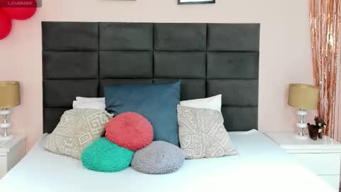 jenner_madison online show from February 14, 12:40 pm