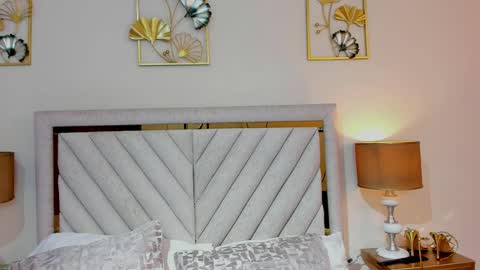 jenner_madison online show from April 25, 1:41 pm