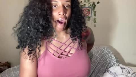 Snapshot of jenni_cash chatting on October 3, 7:24 am Mistress Jenni online show from October 3, 7:24 am
