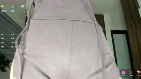 Jennie online show from April 25, 6:27 pm