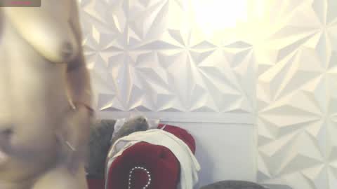 Jennifer online show from March 27, 2:13 am