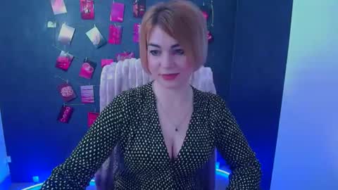 Jennifer online show from April 22, 11:51 am