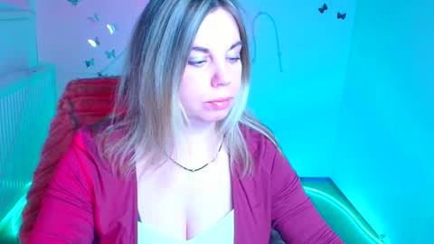 Jennifer online show from April 23, 12:01 pm