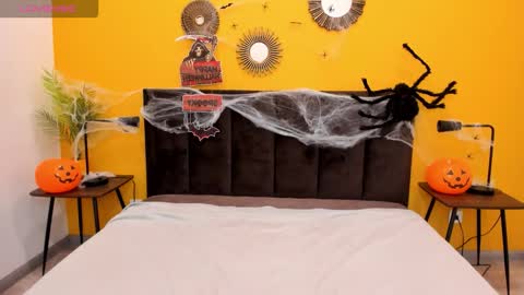 Jennifer online show from October 29, 2:05 am