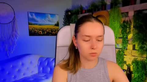 Snapshot of jennifergraces chatting on October 21, 10:08 am Jennifer online show from October 21, 10:08 am
