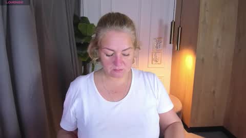 Snapshot of jenniferlight chatting on October 12, 3:03 pm Jennifer online show from October 12, 3:03 pm