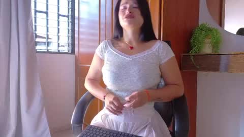 Jennifer vega  online show from April 24, 10:01 pm